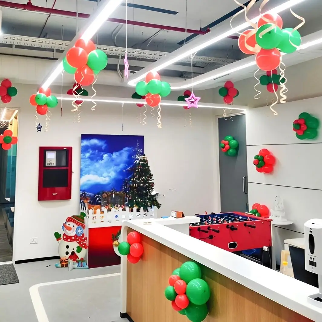 TRENDING Premium Corporate Christmas Decoration